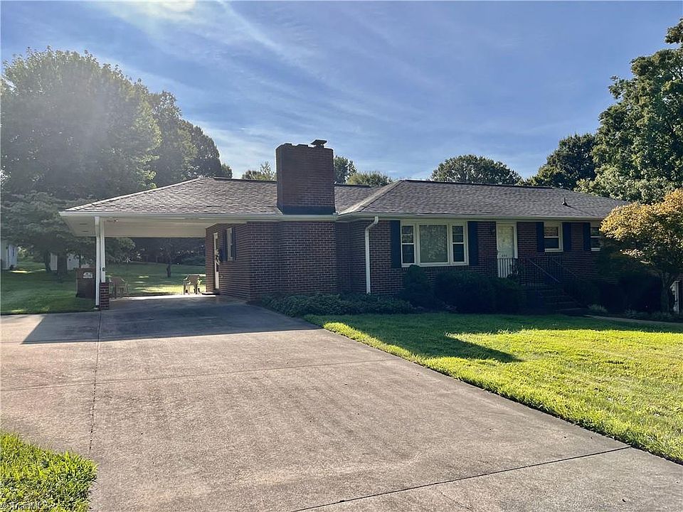 1st image of 364 Woods Ln