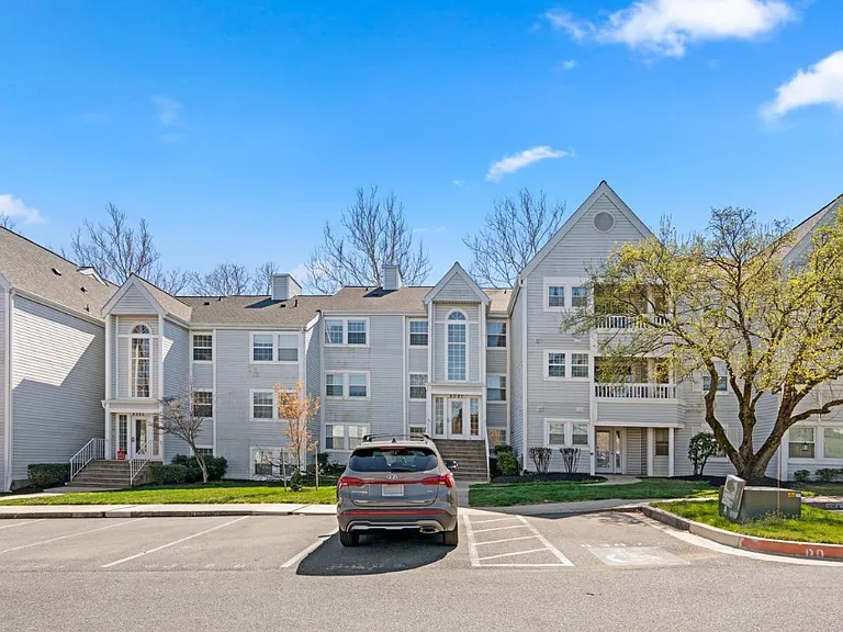 8387 Montgomery Run Rd #E — Photo 3
