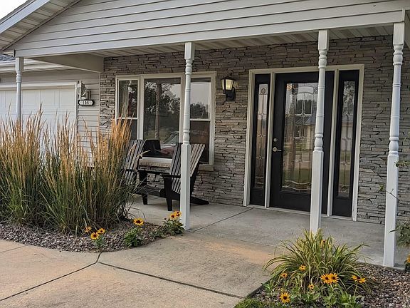 2nd image of 108 N Meadow Ln