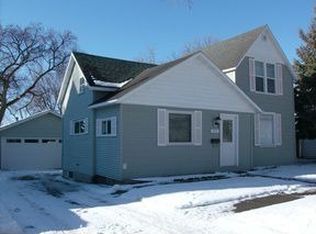 715 1st St S, Moorhead, MN 56560
