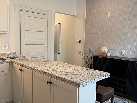5th image of 6624 Dalzell Pl #4