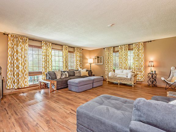 4th image of 11019 Sonja Dr