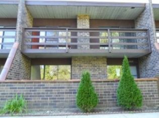 1608 Kenneth Cir, Elgin, IL 60120