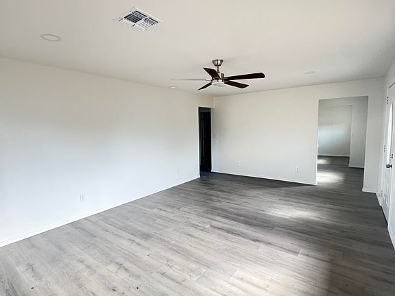 3rd image of 2724 W HIGHLAND Avenue