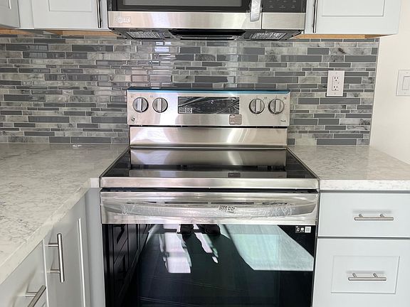 4th image of 380 26th Ave APT 1