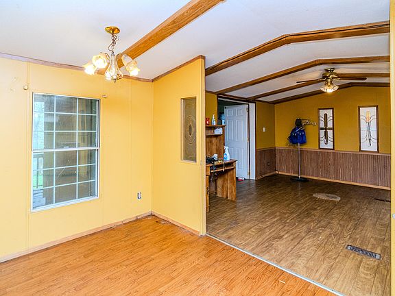 4th image of 1207 Logan Rd