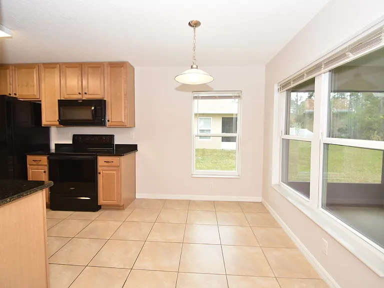 34 Renshaw Dr — Photo 12