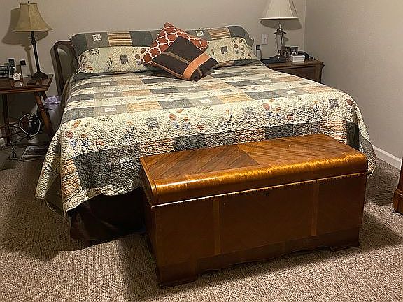 King bed, main floor master