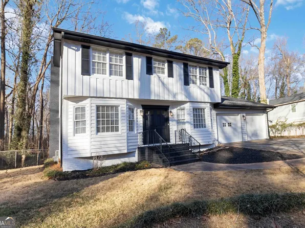 631 Bralorne Dr, Stone Mountain, GA 30087