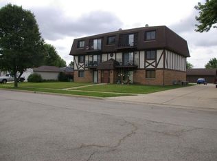 773 Lippert Ln APT 2W, Glendale Heights, IL 60139
