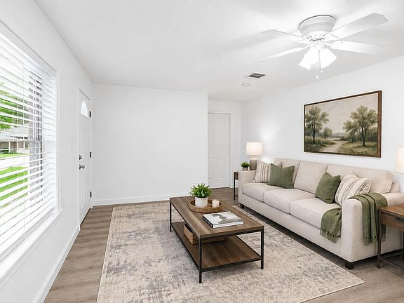 2nd image of 415 Gober St