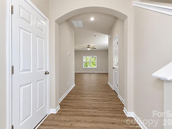 4th image of 2647 Dellinger Dr