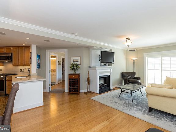 2nd image of 5 Park Pl APT 602