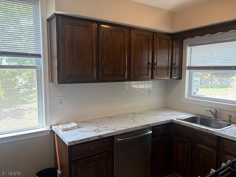 192 Central Ave — Photo 5