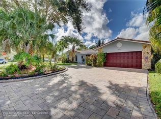 9846 NW 17th St, Coral Springs, FL 33071