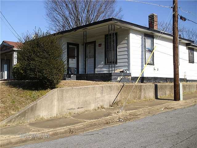 2nd image of 1356 N Breedlove St