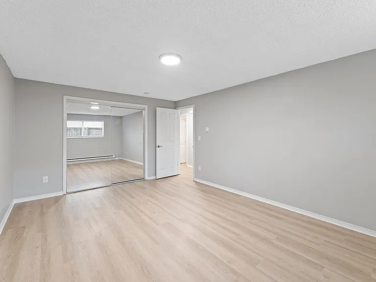 511 Avenue D #A — Photo 20