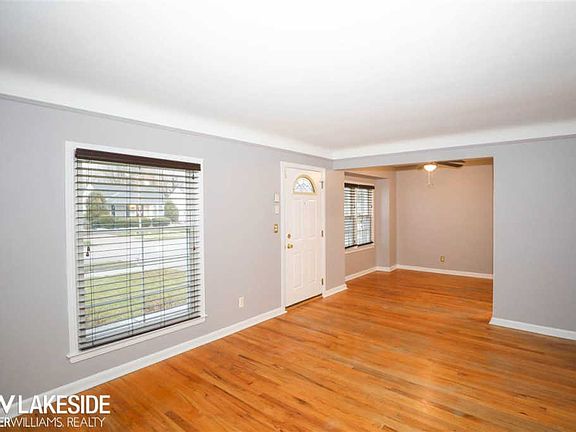 5th image of 19112 Woodcrest St