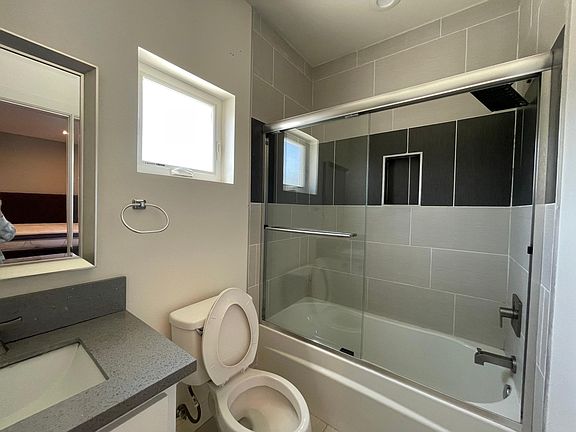 3rd image of 1340 W 37th St #42