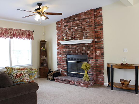 5th image of 203 Besecker Dr