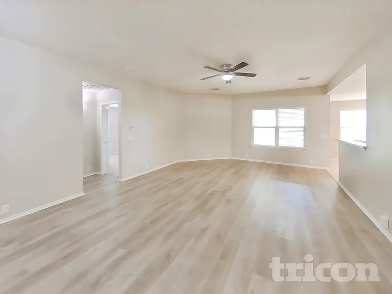 3741 Pebble Bch — Photo 2