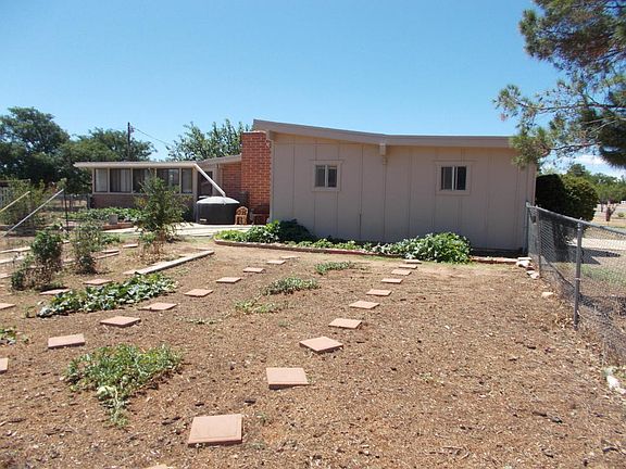 4th image of 230 N Dale Rd
