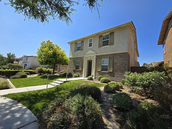 4th image of 14388 Mountain Ave