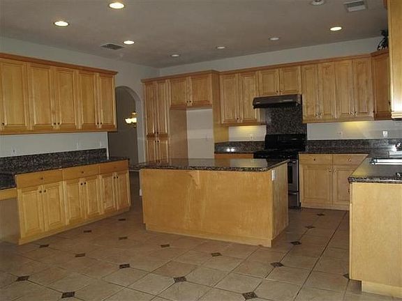 2nd image of 630 Gianelli St