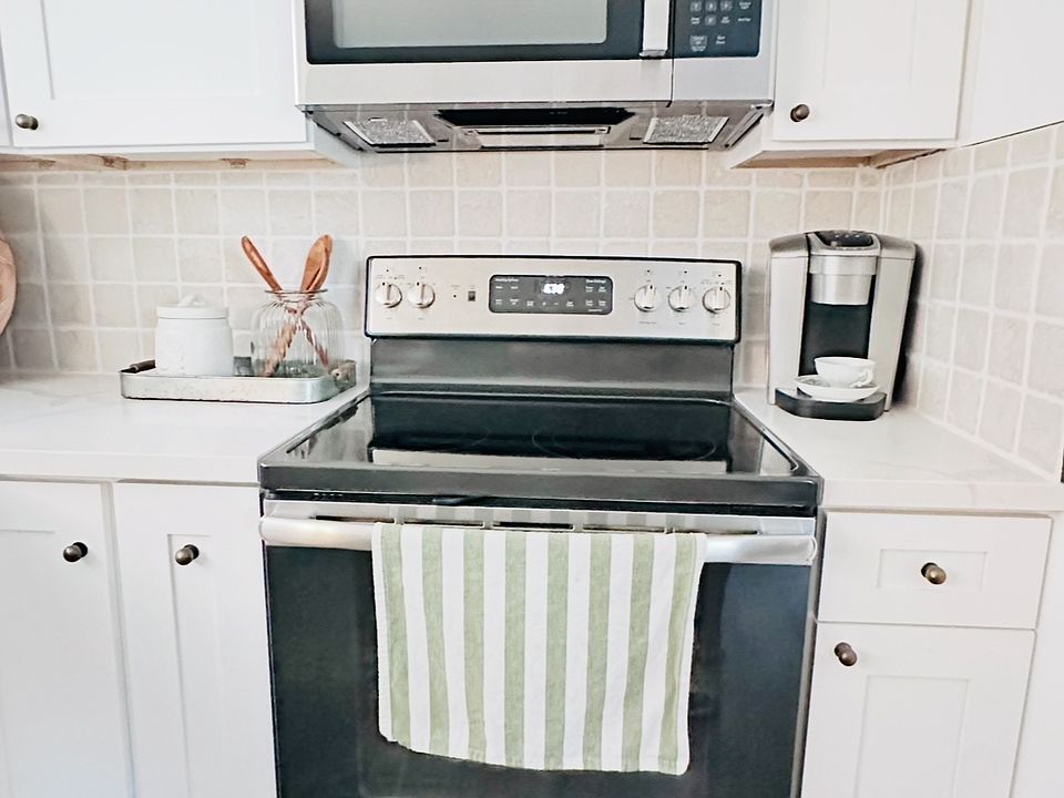 GE stove and microwave.