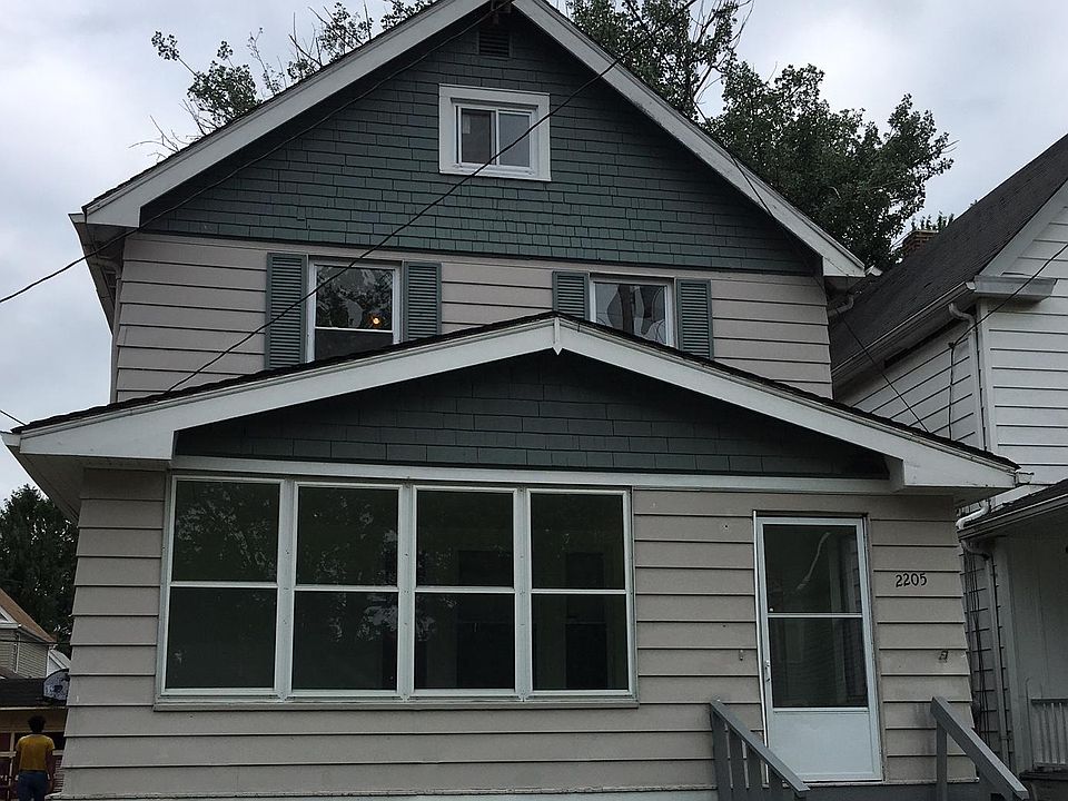 1st image of 2205 Selzer Ave