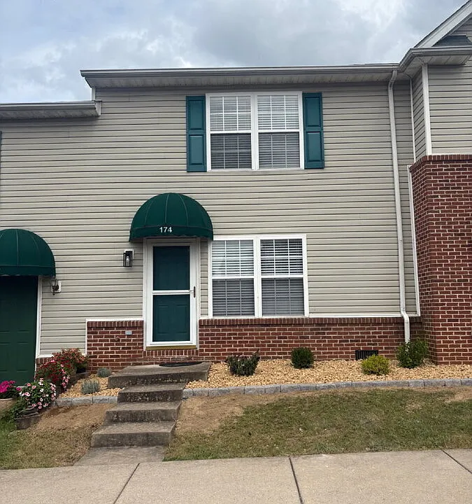 174 Emerson Ln