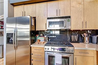4th image of 133 The Promenade N Unit 411