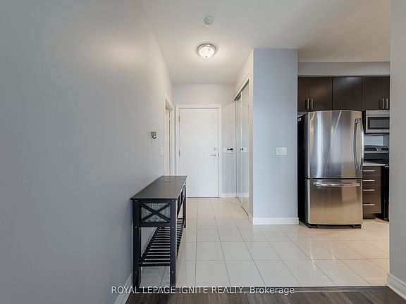 3rd image of 50 Town Centre Ct #Penthouse 04