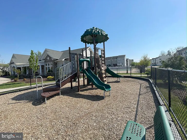 706 Bunker Ln — Photo 27