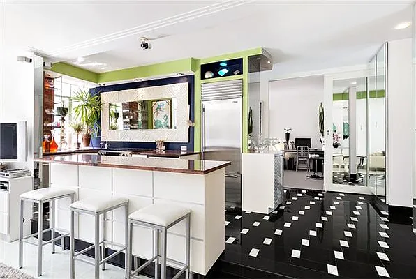 Sold by Bank Neary | media 9