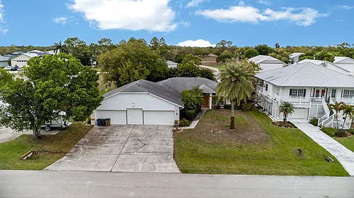 6890 Circle Dr Photo 1