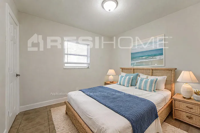 948 Jasmine St — Photo 8