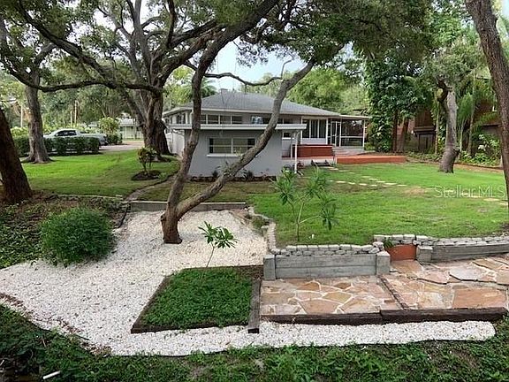 2nd image of 301 Woodlawn Ave