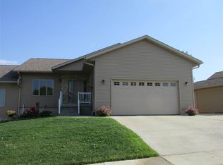 1203 Hummingbird Cir, Waterloo, IA 50702