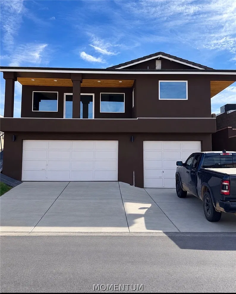 4 bed, 3.0 bath, 2558 sqft, $1,900 — Photo 1