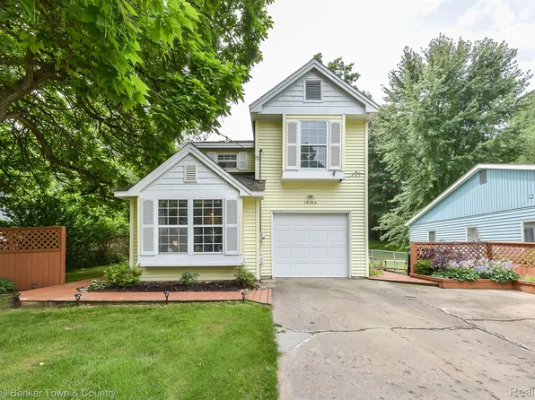 10164 Skeman Rd, Brighton, MI 48114