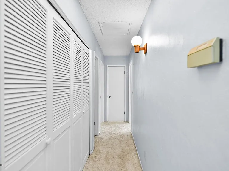 1602 Luna Ct — Photo 32