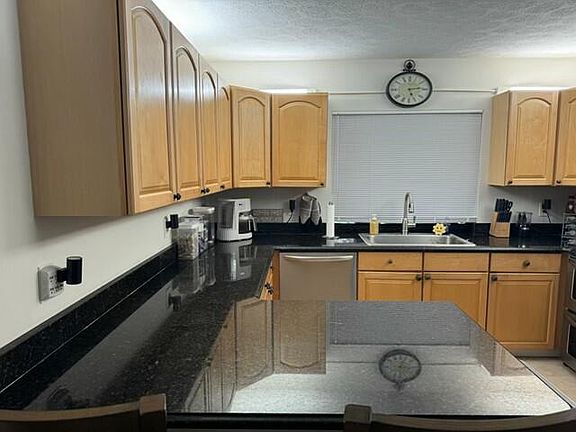 5th image of 3951 SW CHERIBON Street