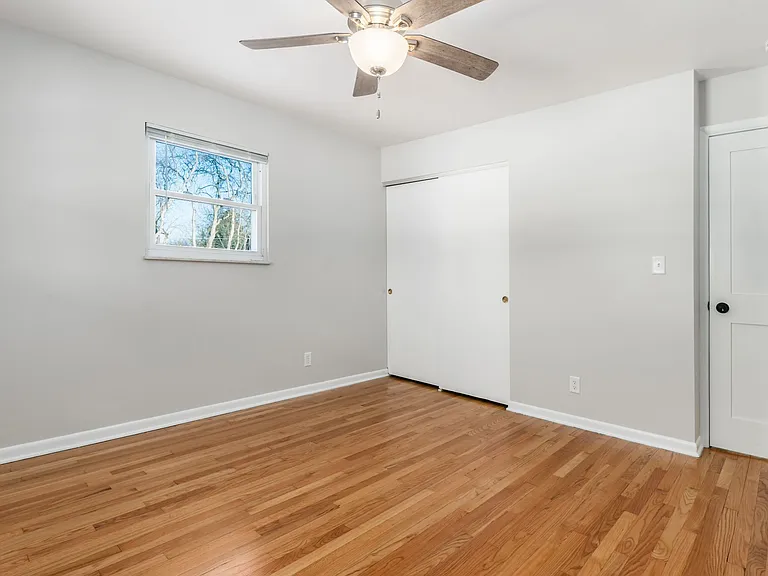 826 Doherty Rd — Photo 32