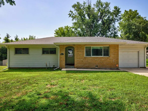 2555 SE Tidewater Dr, Topeka, KS 66605