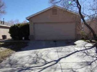 8404 Vista Clara Ln SW, Albuquerque, NM 87121