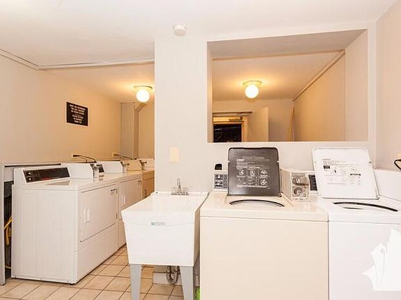 5th image of 535 W Briar Pl APT 452