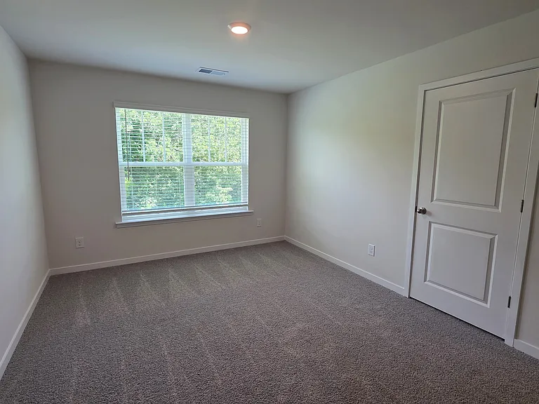 1628 Secrest Commons Dr — Photo 27