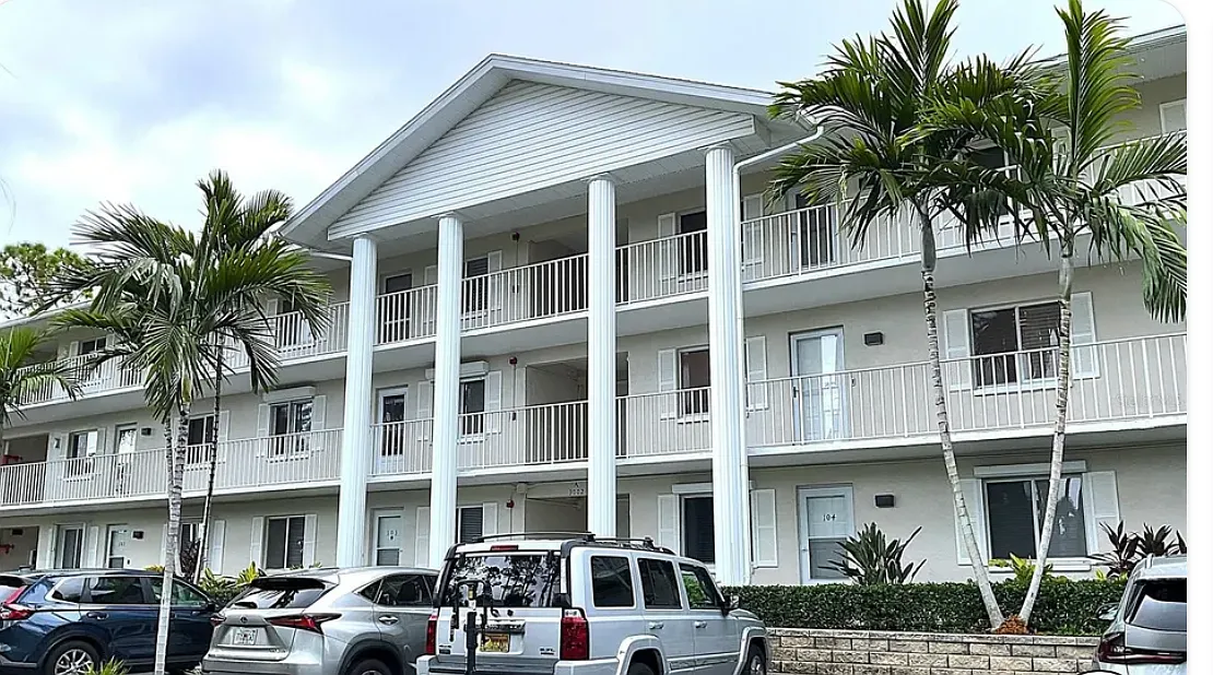 Building Photo - 3061 Sandpiper Bay Cir #J304