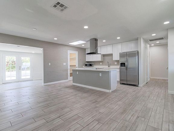 5th image of 10756 W El Dorado Dr